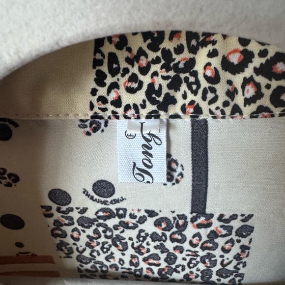 Stylish Leopard Patchwork Button Down Shirt - Picture 4 of 5